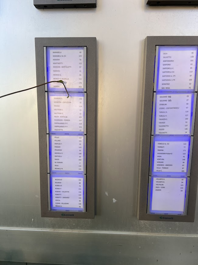 651x869